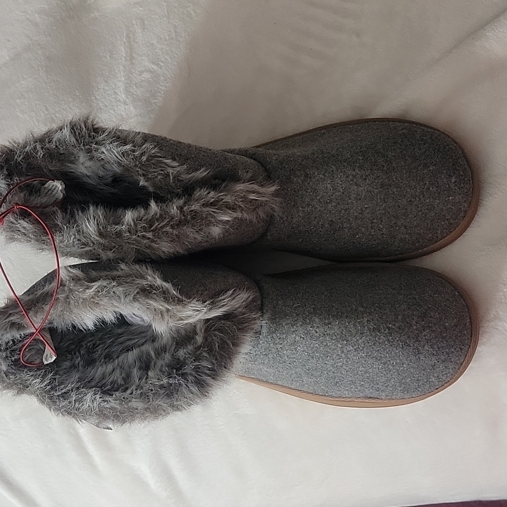 NEW Dear foam Bootie Slippers Memory foam size XL (11-12)